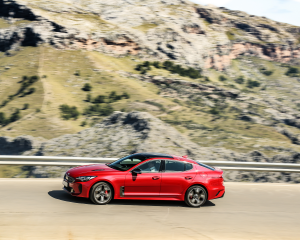 Kia Stinger Red Dynamic  (24)